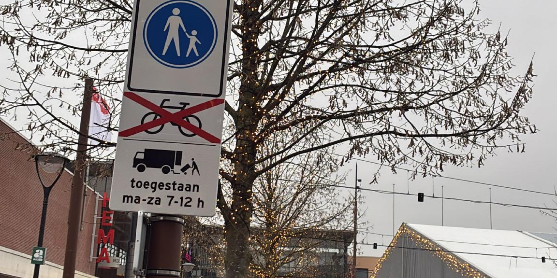 Assen pakt fietsers in voetgangersgebieden aan